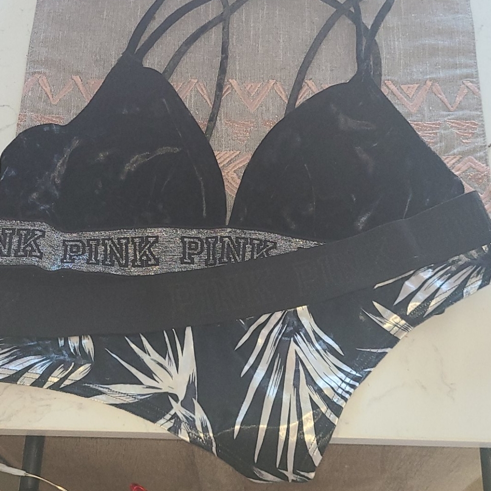 Excellent condition victoria secret pink velvetset